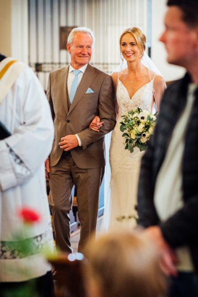 Einzug Braut, Braut mit Vater, Ostenland, Hochzeit in Delbrück