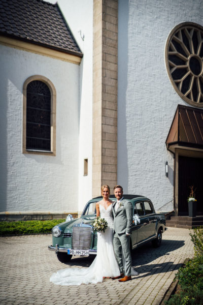 Brautpaar, Oldtimer, Ostenland, Hochzeitsfotografie, Heiraten in Delbrück