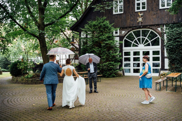 Hochzeit, Das Gastliche Dorf, Hirtenkapelle, standesamtliche Trauung, Braut, Bräutigam, Hochzeitsfotograf