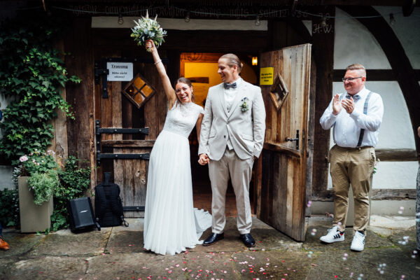 Hochzeit, Das Gastliche Dorf, Hirtenkapelle, standesamtliche Trauung, Braut, Bräutigam, Hochzeitsfotograf