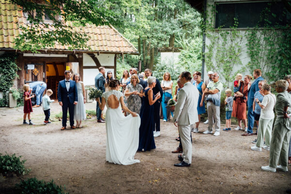 Hochzeit, Das Gastliche Dorf, Hirtenkapelle, standesamtliche Trauung, Braut, Bräutigam, Hochzeitsfotograf