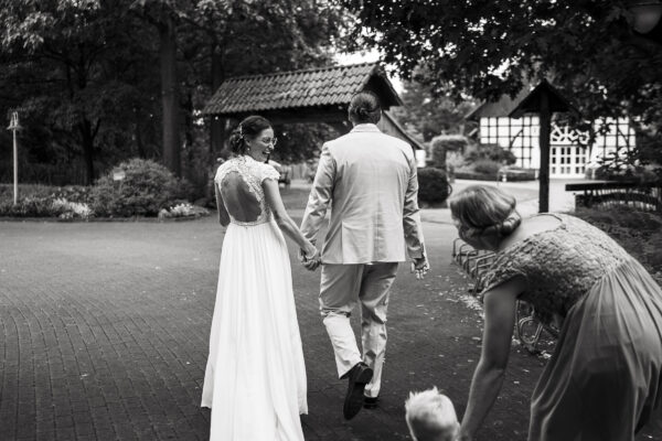 Hochzeit, Das Gastliche Dorf, Hirtenkapelle, standesamtliche Trauung, Braut, Bräutigam, Hochzeitsfotograf